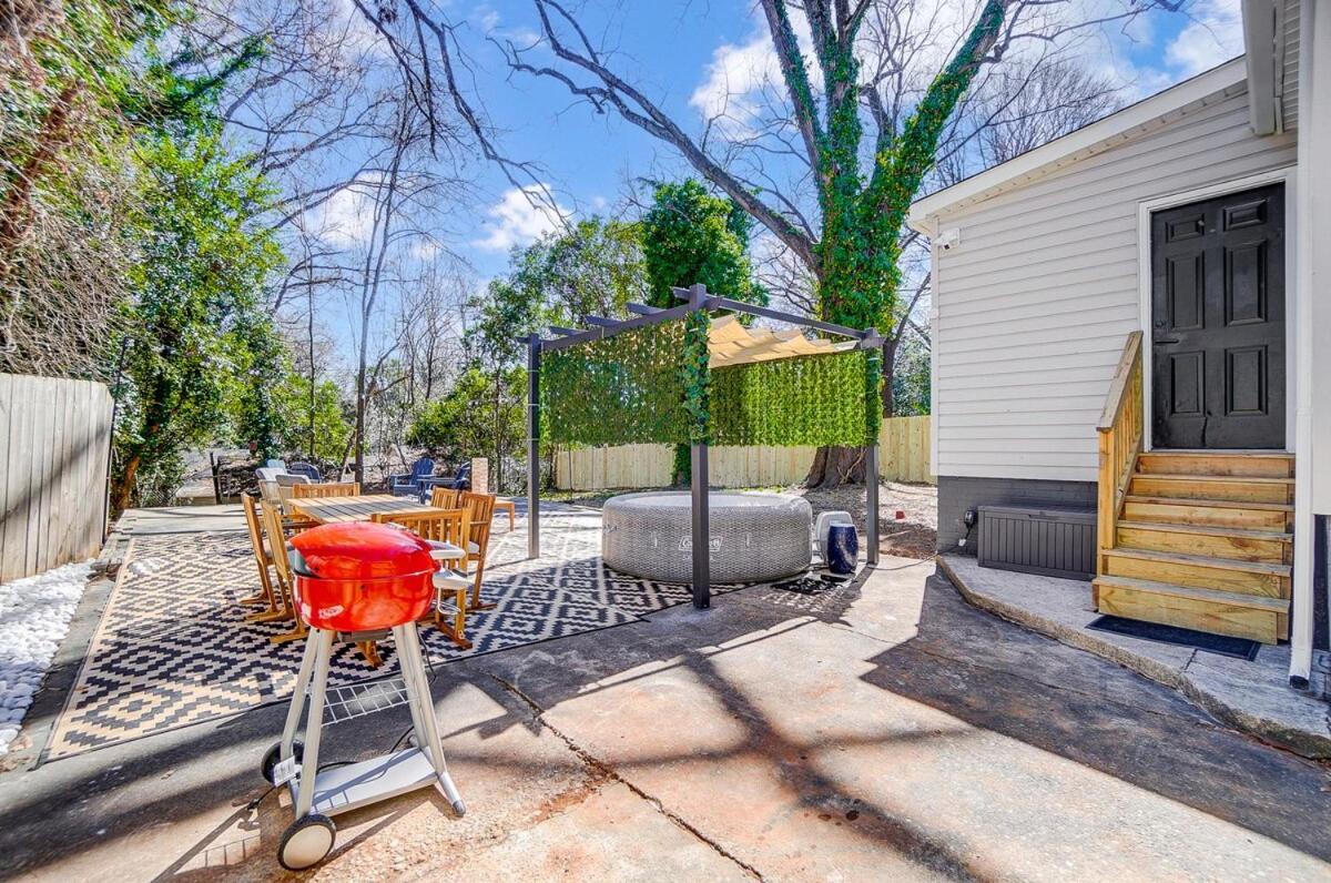 Cozy House W Hot Tub & Big Yard Charlotte Esterno foto